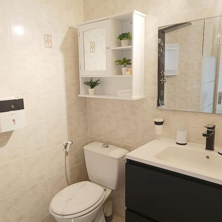 Jolie dépendance avec terrasse privée et jacuzzi - Appartement 1 Chambre - 8