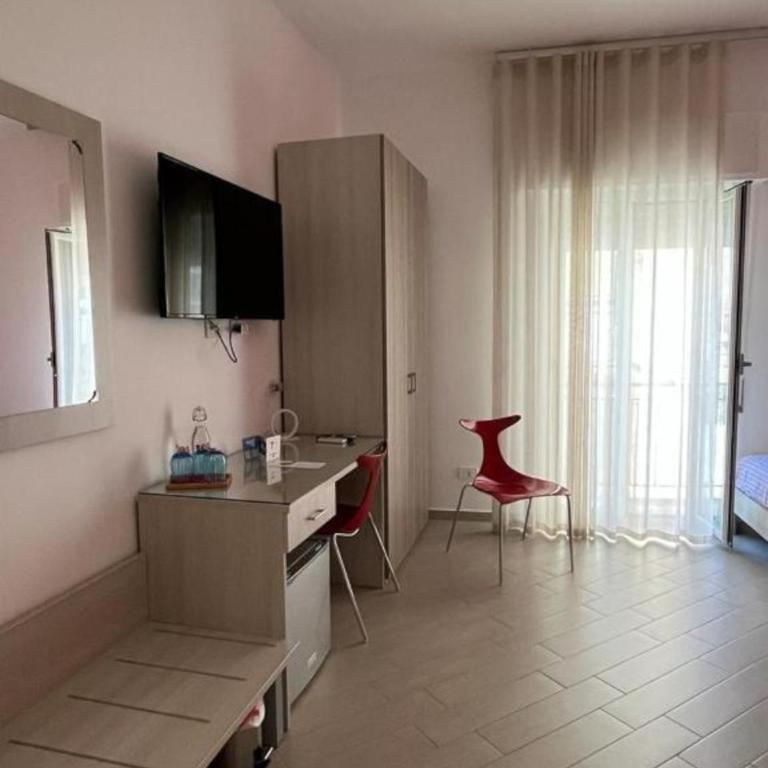 Colibri B&B - Triple Room with Private Bathroom - 5