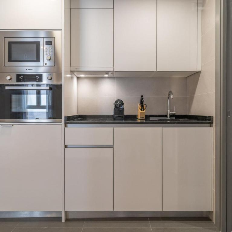 Cozy 2-Bed Apartment in La Latina Madrid - Two-Bedroom Apartment - 5