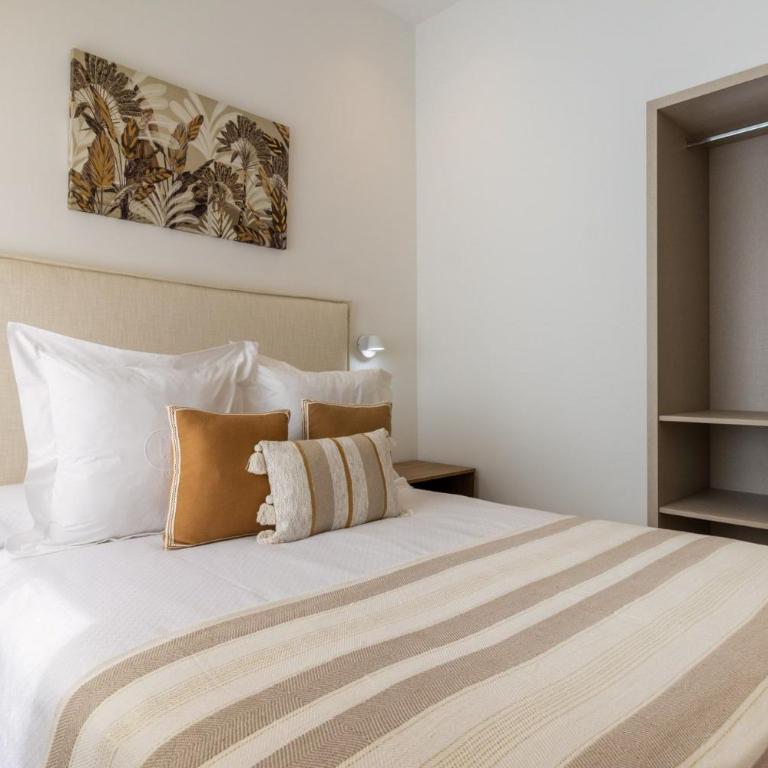Cozy 2-Bed Apartment for 4 in Central Madrid - Two-Bedroom Apartment - 9