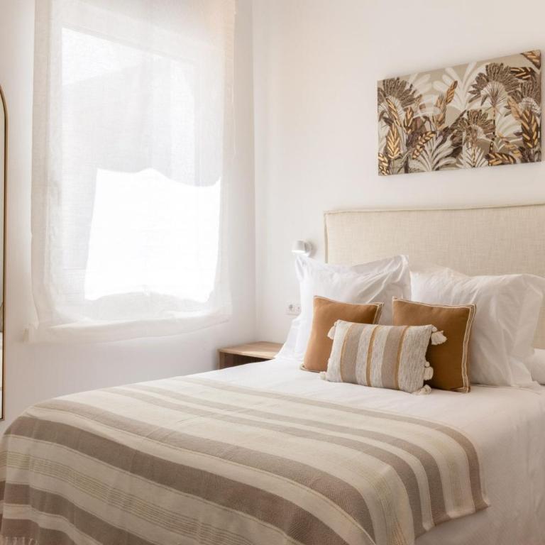 Cozy 2-Bed Apartment for 4 in Central Madrid - Two-Bedroom Apartment - 10