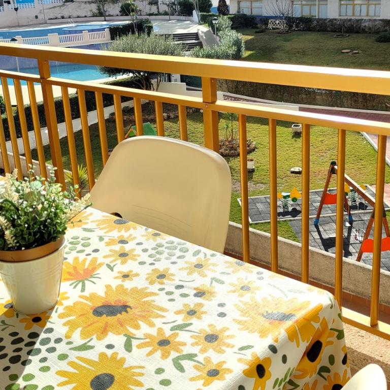 Luminoso apartamento en SALOU con PISCINA, TERRAZA y PARQUE INFANTIL IDEAL FAMILIAS - Apartamento con vistas a la piscina - 24