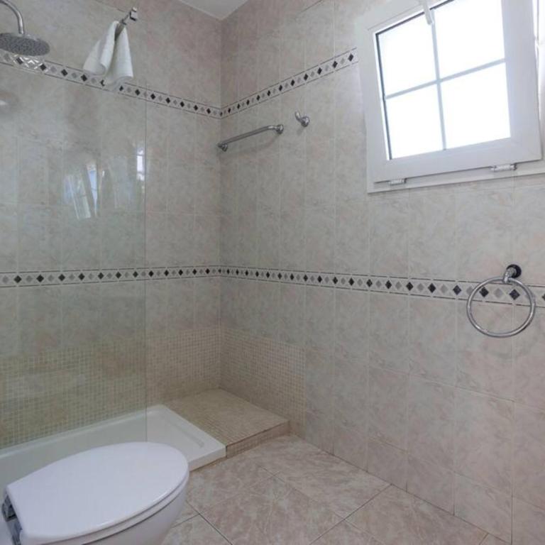 Corralejo Beach Villa Agua with Private Pool, BBQ & 30 seconds to the Beach by Amazzzing Travel - Villa - 12