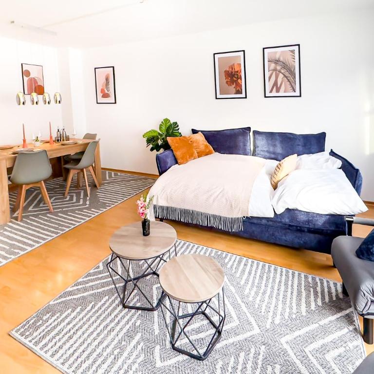 Moderne 3-Zimmer-Wohnung im Zentrum- Tiefgarage inklusive, Smart-TV, Shopping & Sightseeing ums Eck - Two-Bedroom Apartment - 4