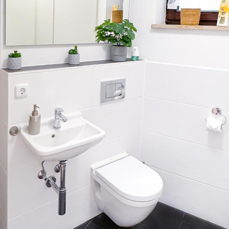 Moderne 3-Zimmer-Wohnung im Zentrum- Tiefgarage inklusive, Smart-TV, Shopping & Sightseeing ums Eck - Two-Bedroom Apartment - 26