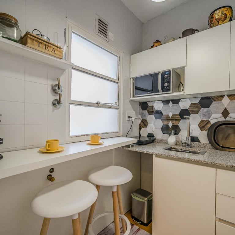 Hermoso Departamento con Balcon al Obelisco I - Apartamento de 2 dormitorios - 100