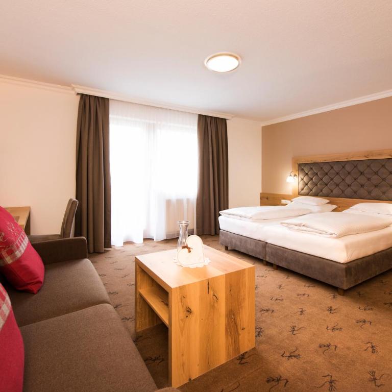 Alpinresort Stubaierhof 4S - Deluxe Doppelzimmer mit Balkon - 2