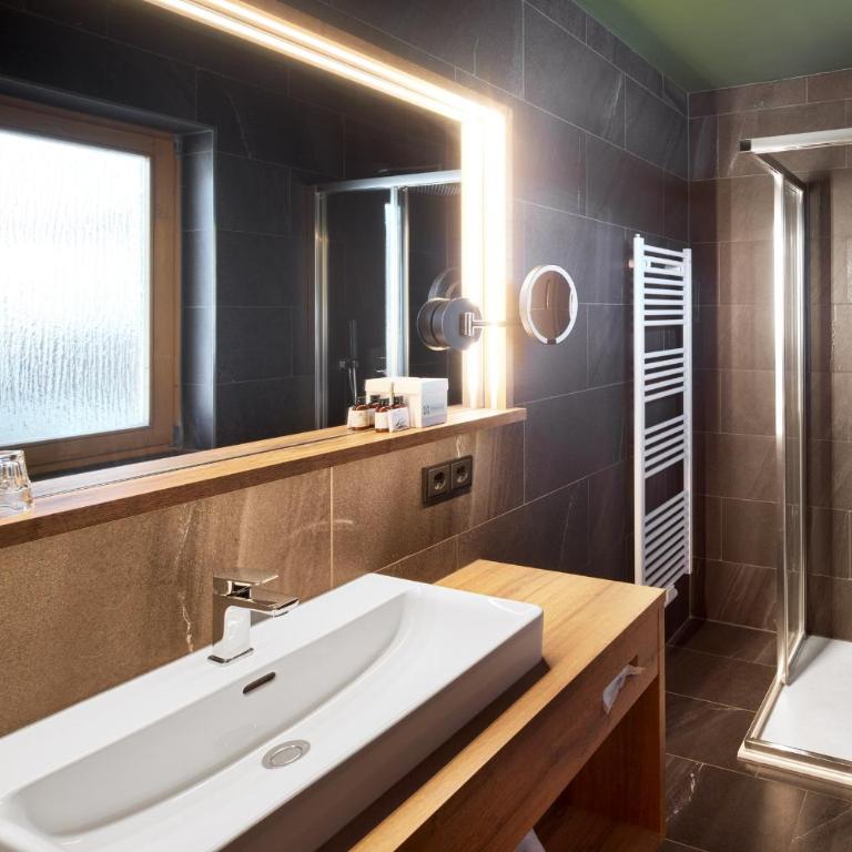 Alpinresort Stubaierhof 4S - Suite mit Bergblick - 1