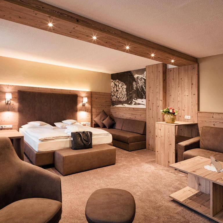 Alpinresort Stubaierhof 4S - Suite mit Balkon - 2