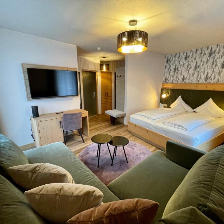 Alpinresort Stubaierhof 4S - Familiensuite mit Balkon - 4