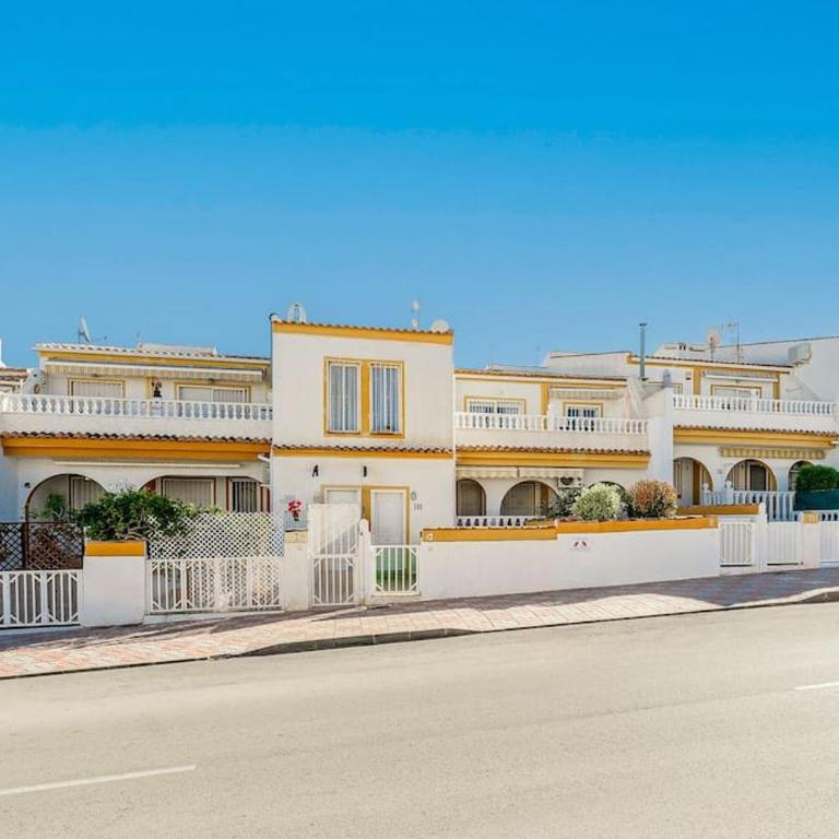 Casa Del Sol - Three-Bedroom Apartment - 19