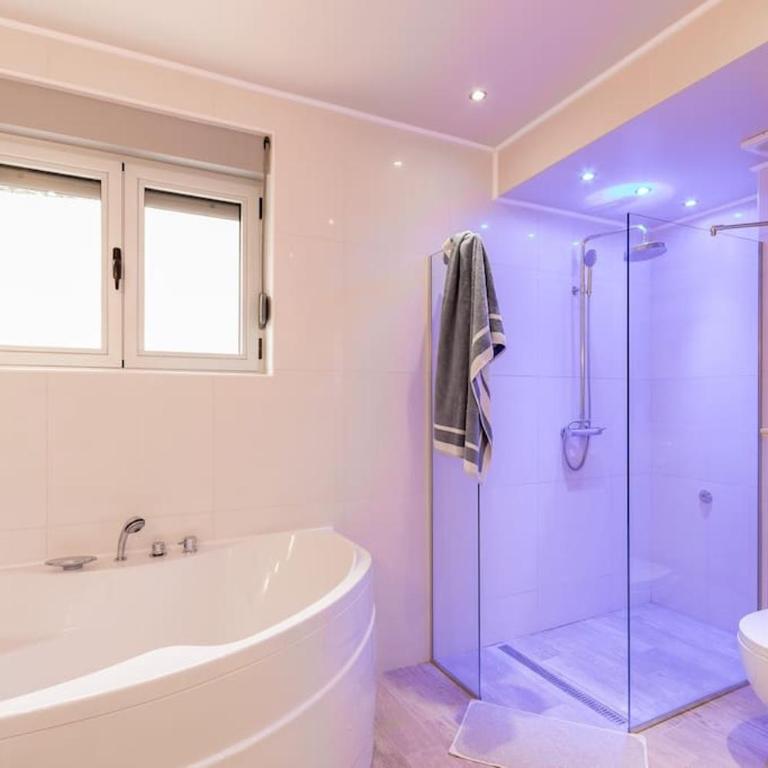 A1 2 beds 2 baths Lux Condo Pool Sea Views - Two-Bedroom Apartment - 40