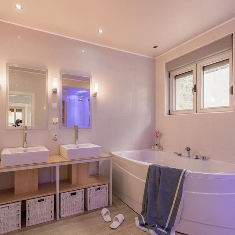 A1 2 beds 2 baths Lux Condo Pool Sea Views - Two-Bedroom Apartment - 39