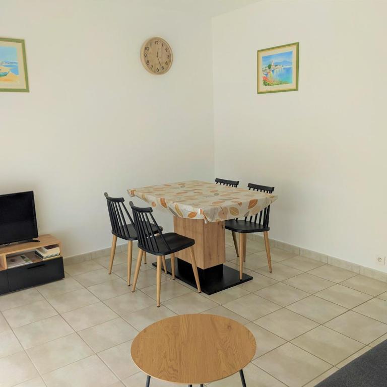 Appartement T2 - secteur petite Provence - non-fumeur, pas d'animaux - One-Bedroom Apartment - 2
