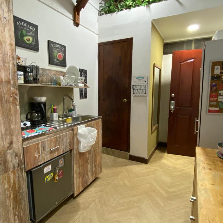 Apartaestudio lindo cómodo, cercano a todo, con portería y parqueadero cubierto gratis!! - Apartamento de 1 dormitorio - 11