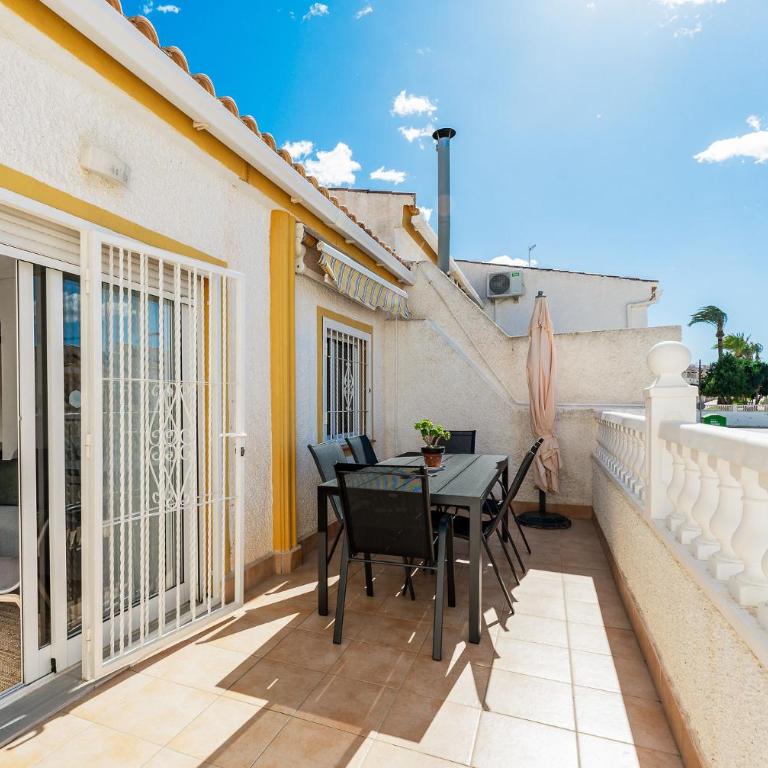 Casa Del Sol - Three-Bedroom Apartment - 3