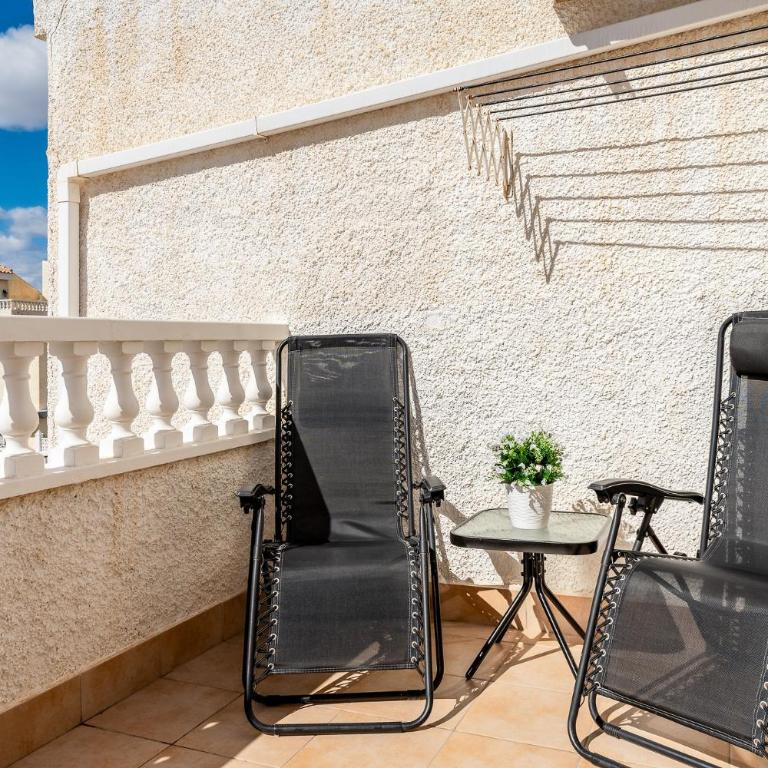 Casa Del Sol - Three-Bedroom Apartment - 2