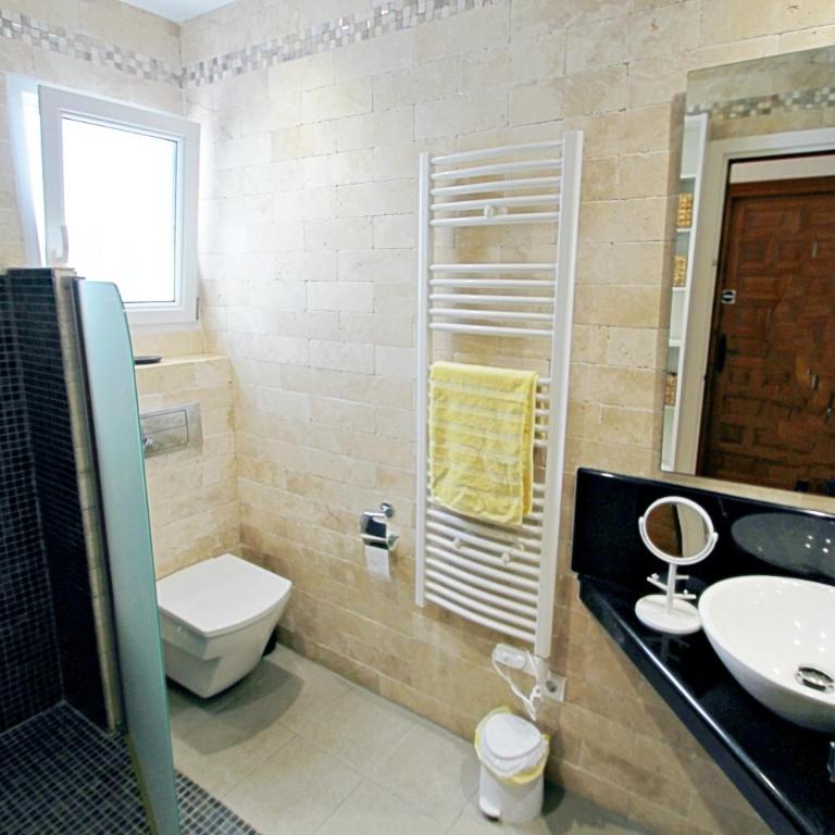 Adora - modern villa with large private pool in Moraira - Two-Bedroom Villa - 32