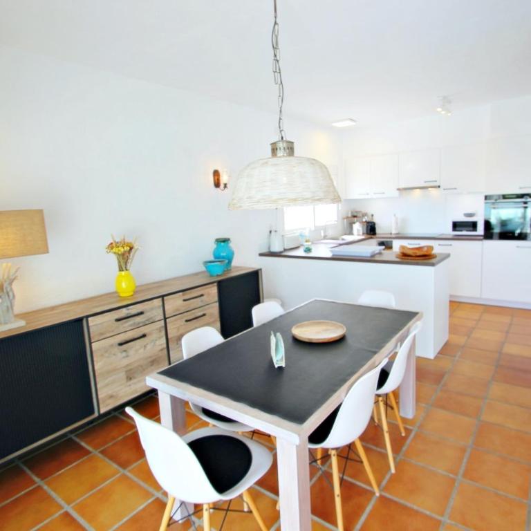 Adora - modern villa with large private pool in Moraira - Two-Bedroom Villa - 26