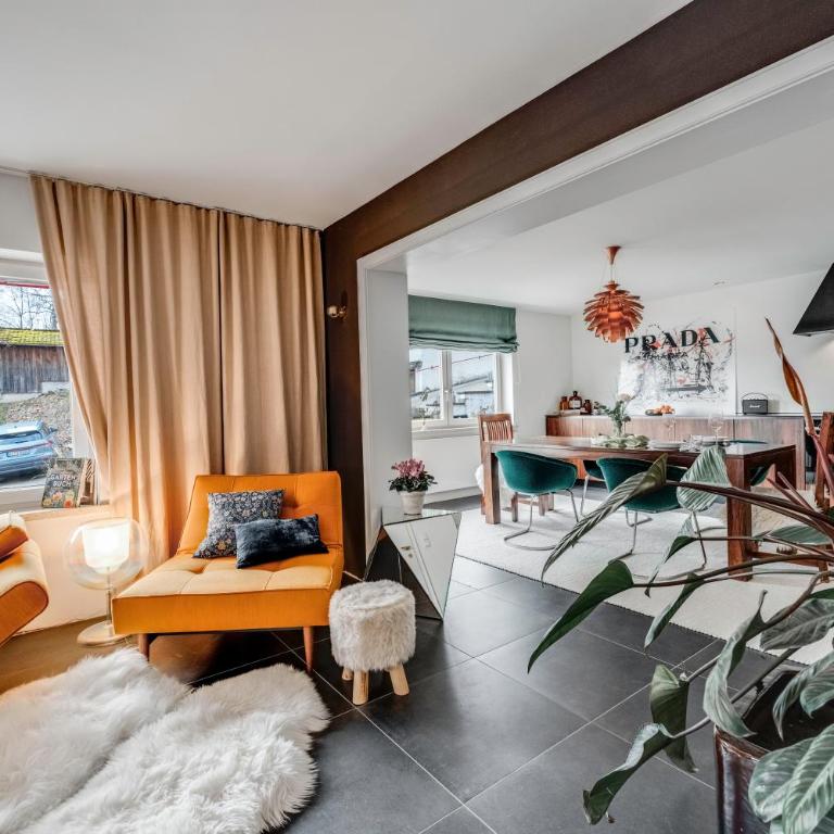 Alpen Ferienhaus mit Garten, Kamin, Spielzimmer und Bergblick - Haus mit 3 Schlafzimmern - 2