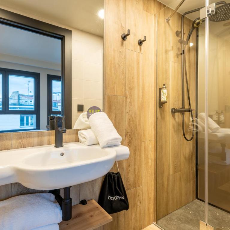 Leonardo Boutique Hotel San Sebastián - Habitación Doble Superior - 6