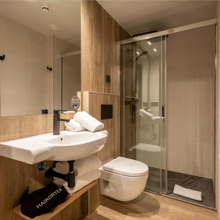Leonardo Boutique Hotel San Sebastián - Habitación Triple Superior - 10