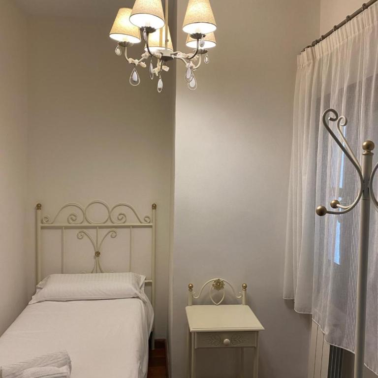 Suite Comares - Double Room with Alhambra View - 7