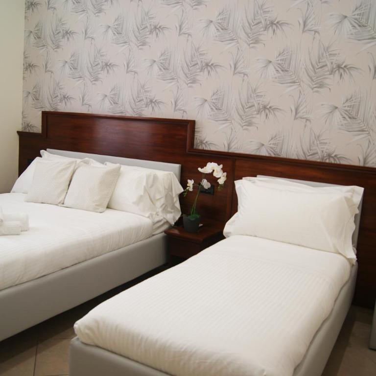 Monti 66 Hotel - Camera Tripla Deluxe - 15
