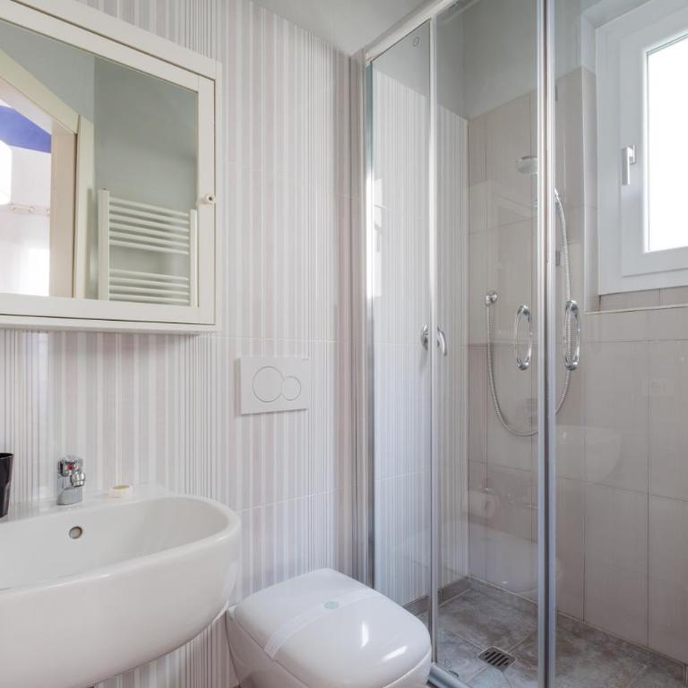 B&B Beatrice - Camera Matrimoniale/Doppia con Letti Singoli con Bagno Privato - 9