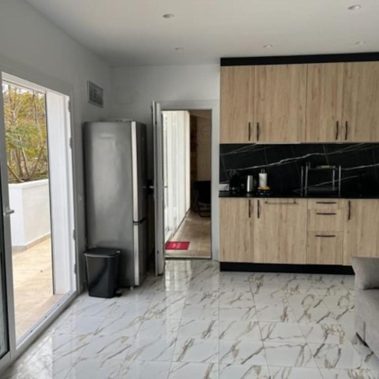 T2 climatisé + parking 500 m plage/centre ville - Apartamento de 1 dormitorio - 10
