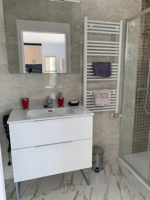 T2 climatisé + parking 500 m plage/centre ville - Apartamento de 1 dormitorio - 11