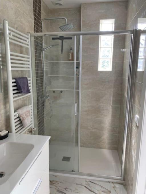 T2 climatisé + parking 500 m plage/centre ville - Apartamento de 1 dormitorio - 30