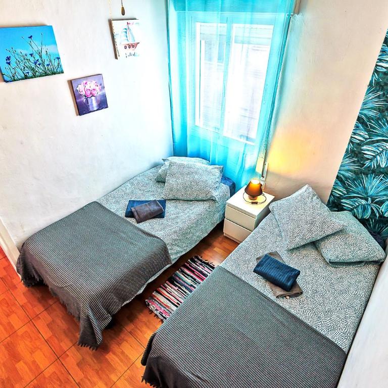 Plaza de Toros 3-Bedroom Apartment with Balcony - Apartamento - 25