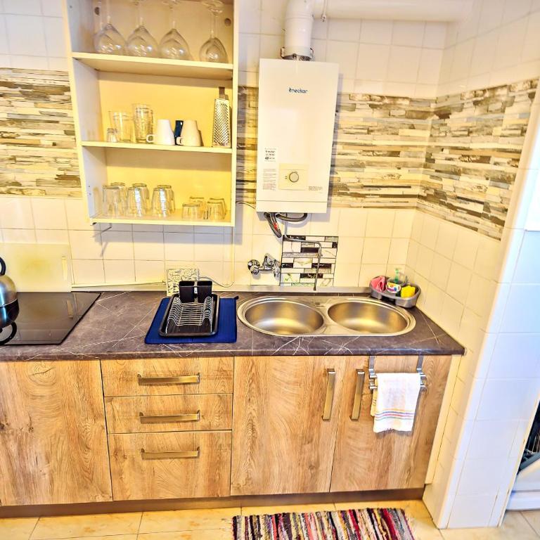 Plaza de Toros 3-Bedroom Apartment with Balcony - Apartamento - 34