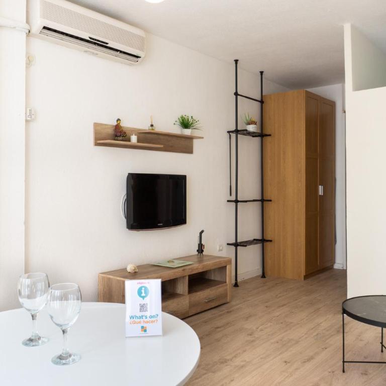 Apartamento Picasso - One-Bedroom Apartment - 2