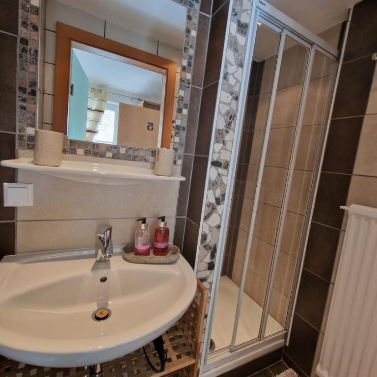Haus Emily - Doppelzimmer mit eigenem externen Bad - 4