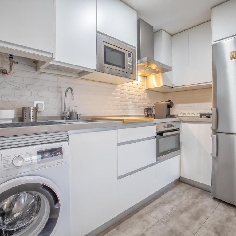 Coral & Apartment & Parking - One-Bedroom Apartment - 14