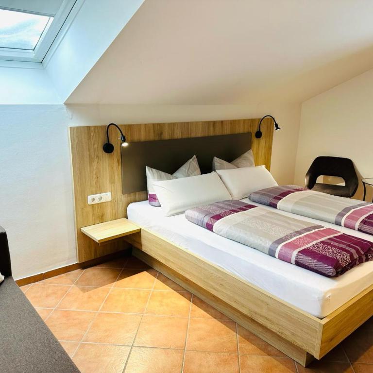 Gästehaus Bühler - Großes Doppelzimmer - 6