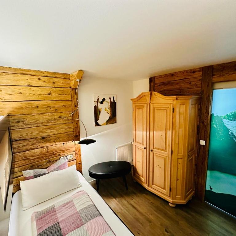 Gästehaus Bühler - Familienzimmer (3 Erwachsene) - 8