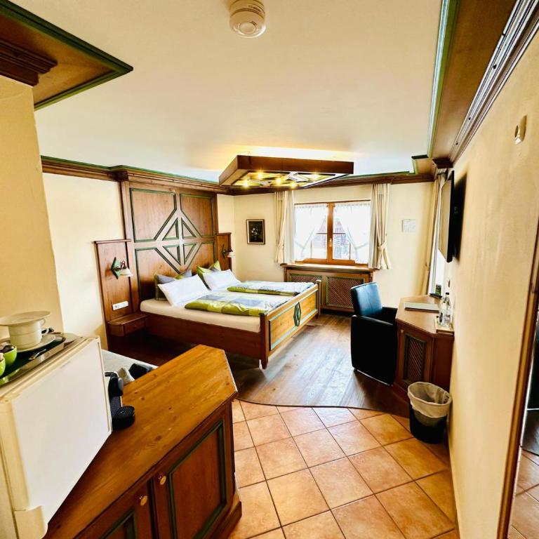 Gästehaus Bühler - Deluxe Doppelzimmer mit Balkon - 8