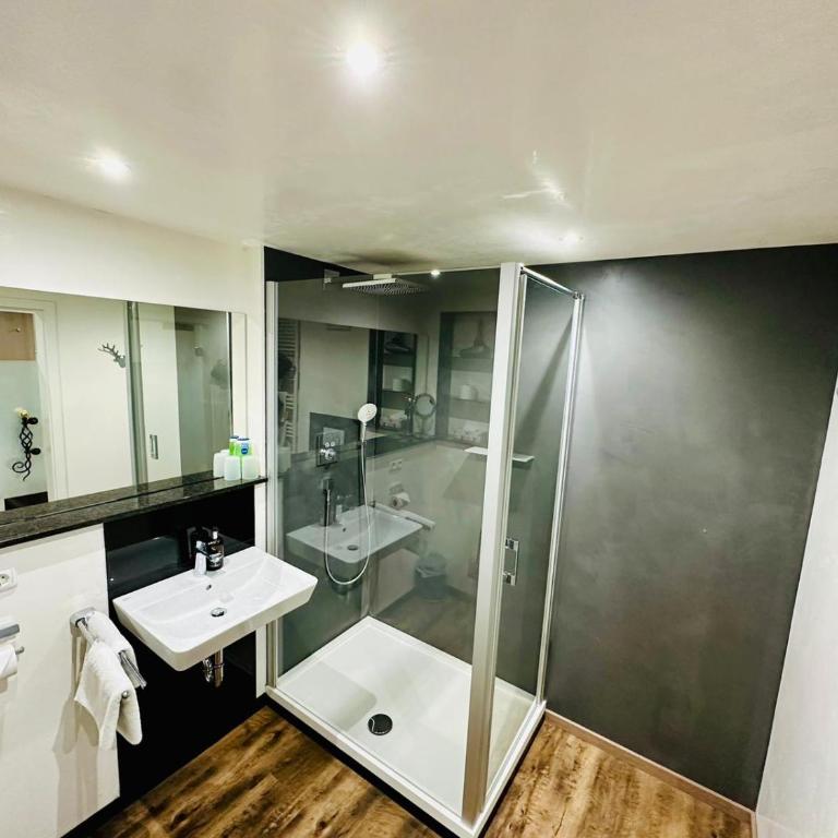 Gästehaus Bühler - Doppelzimmer - 9