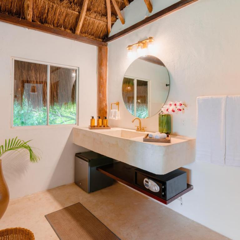 Azulea Bacalar Hotel & Spa - Lagoon Front - Habitación Deluxe con cama extragrande - 4