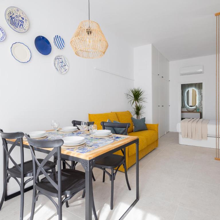FLORIT FLATS - Ceramic Home - 4 Guest - AC WiFi - Near Sorolla Train Station - One-Bedroom Apartment - 16