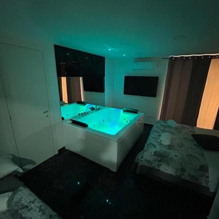 Valentino luxury suites - Camera Quadrupla con Vasca - 17