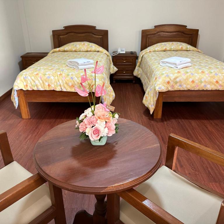 Hotel Oblitas - Habitación Doble con baño privado - 2 camas - 3