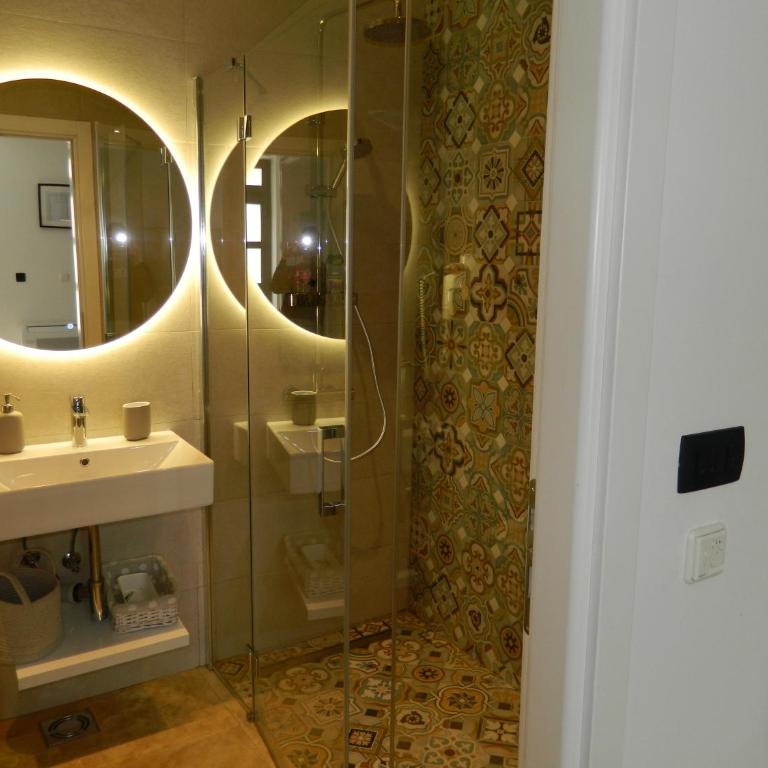 ROSE Downtown - Studio s King-sajz Krevetom i Sofom na Izvlačenje - 16