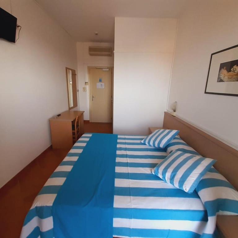 Hotel Salsedine - Camera Matrimoniale con Balcone e Vista Mare - 11