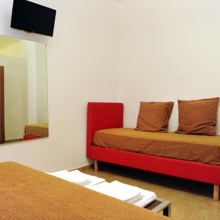 Suitedelmare - Monolocale con Cucina e Balcone - 1