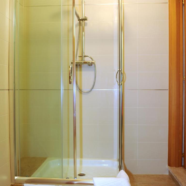 Suitedelmare - Monolocale con Cucina e Balcone - 5