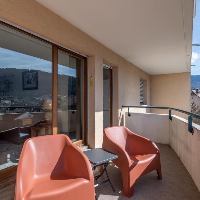 DUCS DE SAVOIE - Comfortable flat a stone's throw from the old town - Apartment - 12